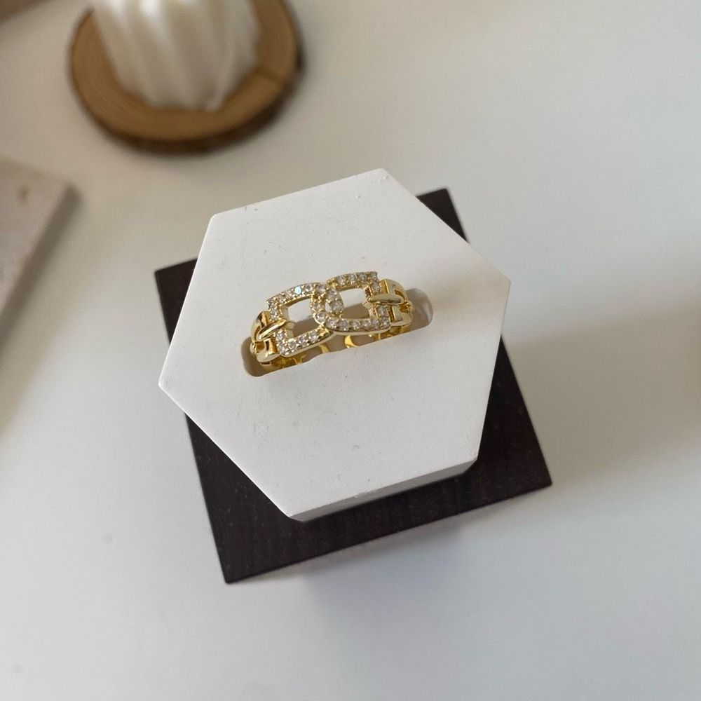18K Gold Plated Sician Interlock Chain Link Ring - Picture 4 of 5